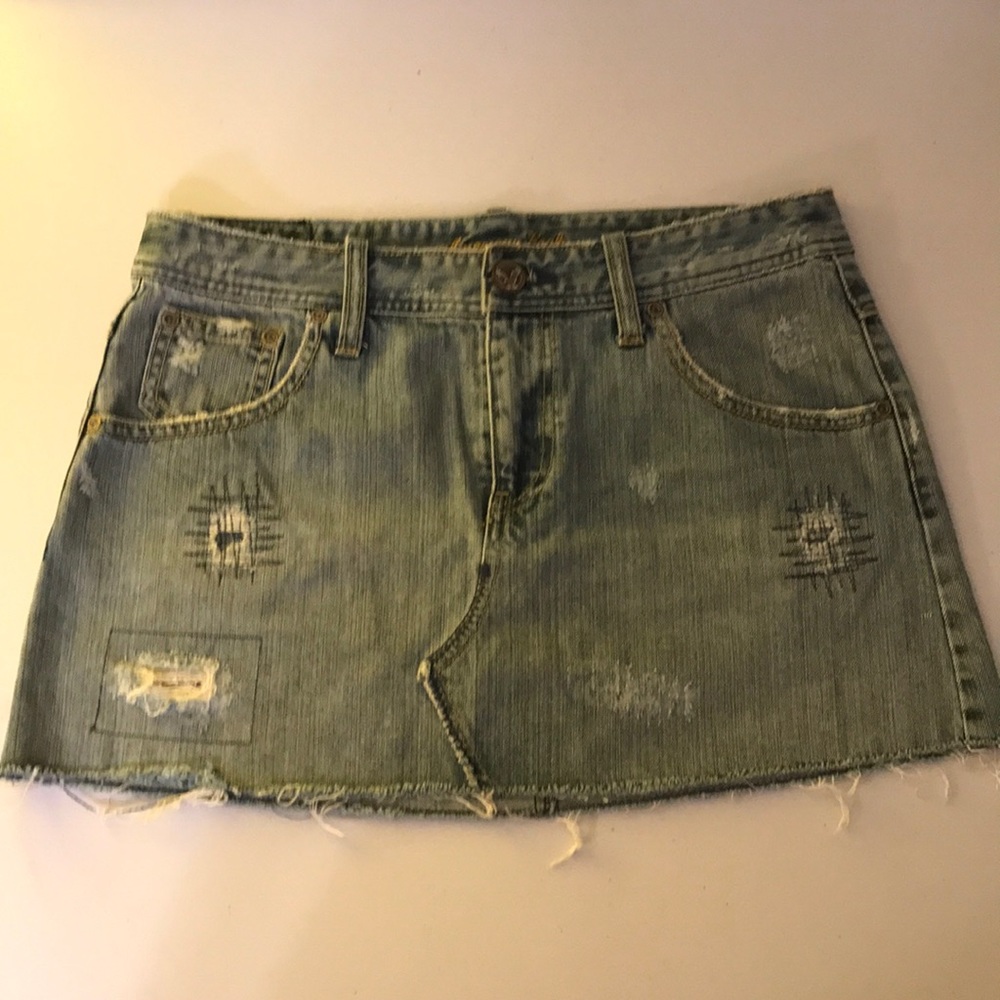 American Eagle distressed denim mini skirt sz 6